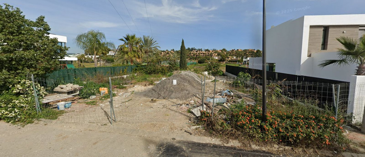 Plots for sale in El Paraiso Costa Del Sol, Málaga, Spain