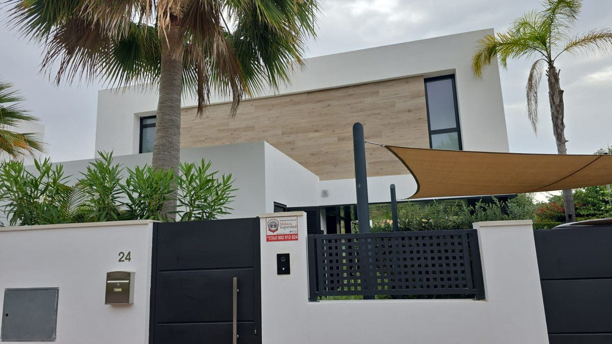 Plots for sale in El Paraiso Costa Del Sol, Málaga, Spain