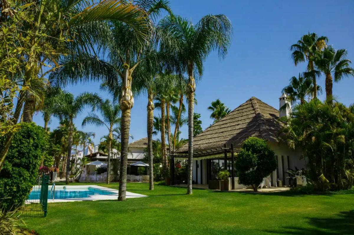 Plots for sale in El Paraiso Costa Del Sol, Málaga, Spain