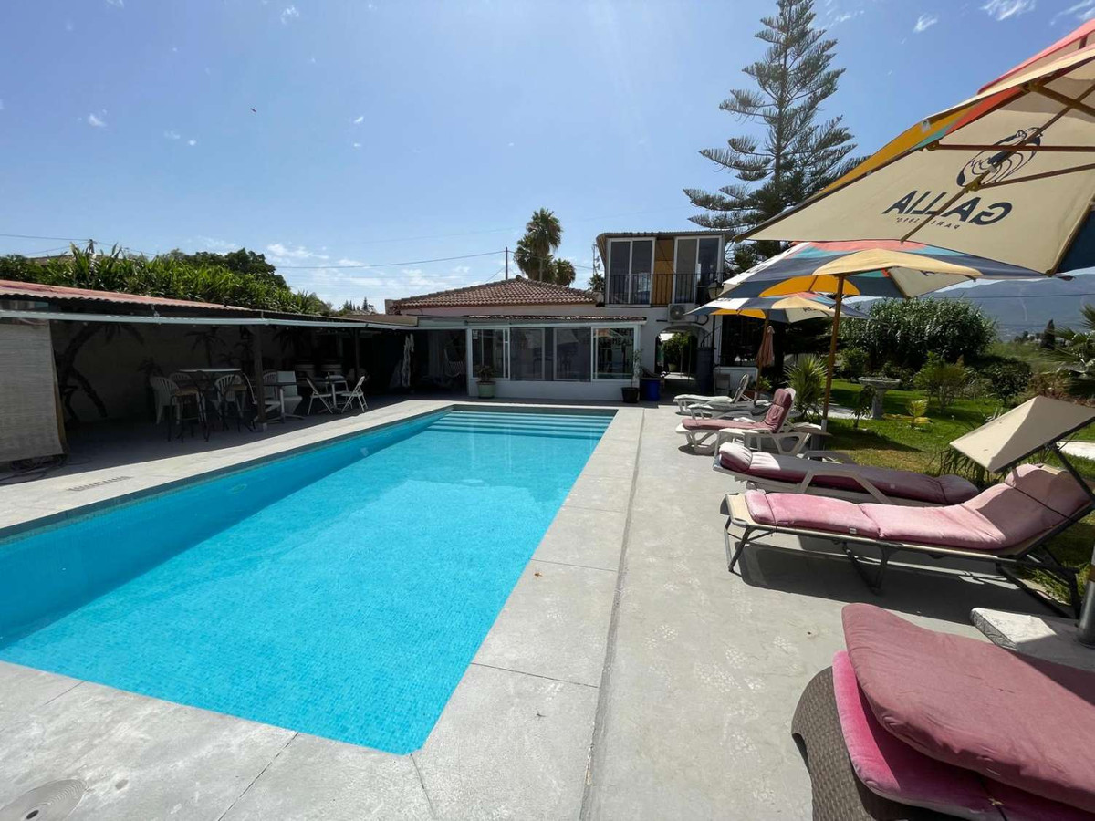 Se vende Villa - Chalet de 5 dormitorios en Costa Del Sol, Málaga, España