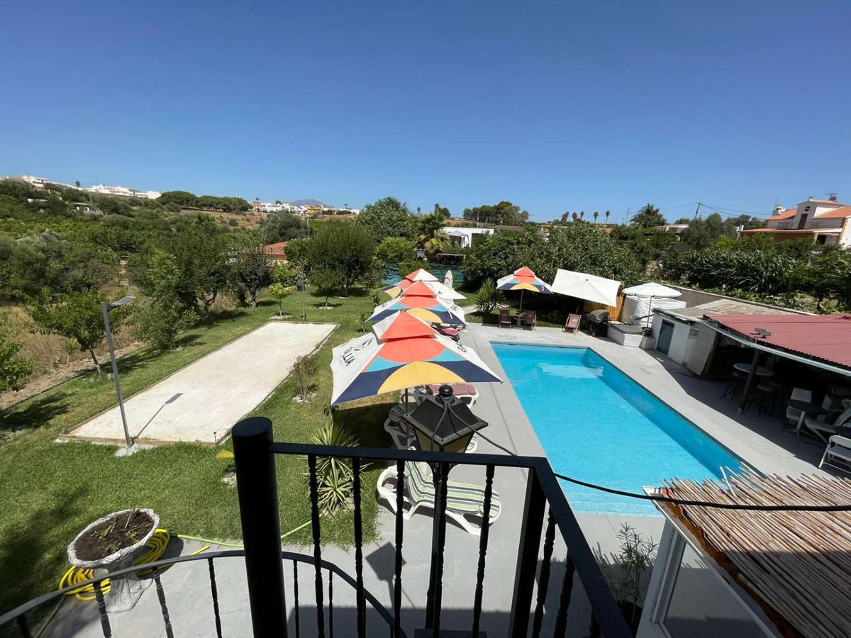 Se vende Villa - Chalet de 5 dormitorios en Costa Del Sol, Málaga, España