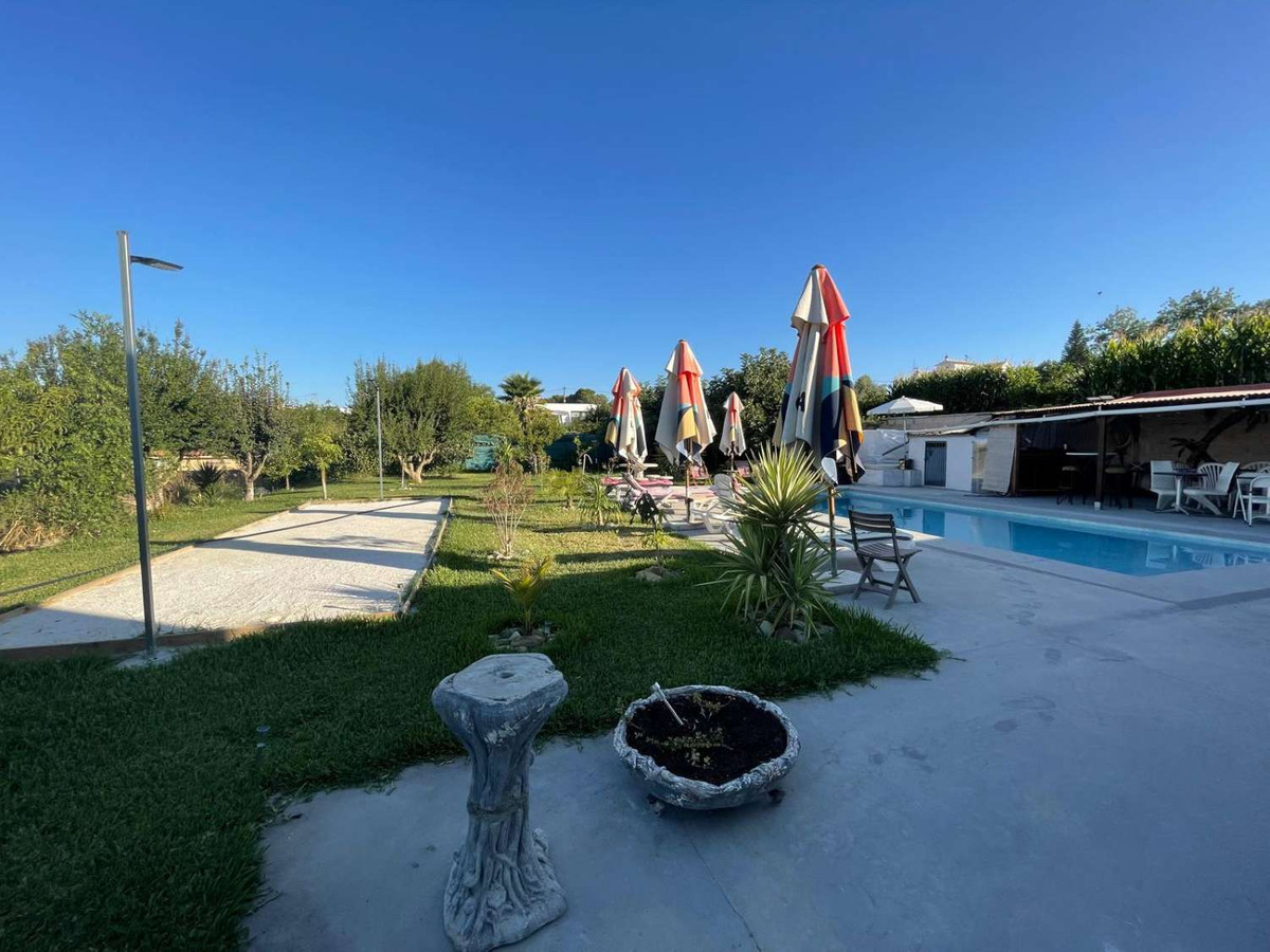 Se vende Villa - Chalet de 5 dormitorios en Costa Del Sol, Málaga, España