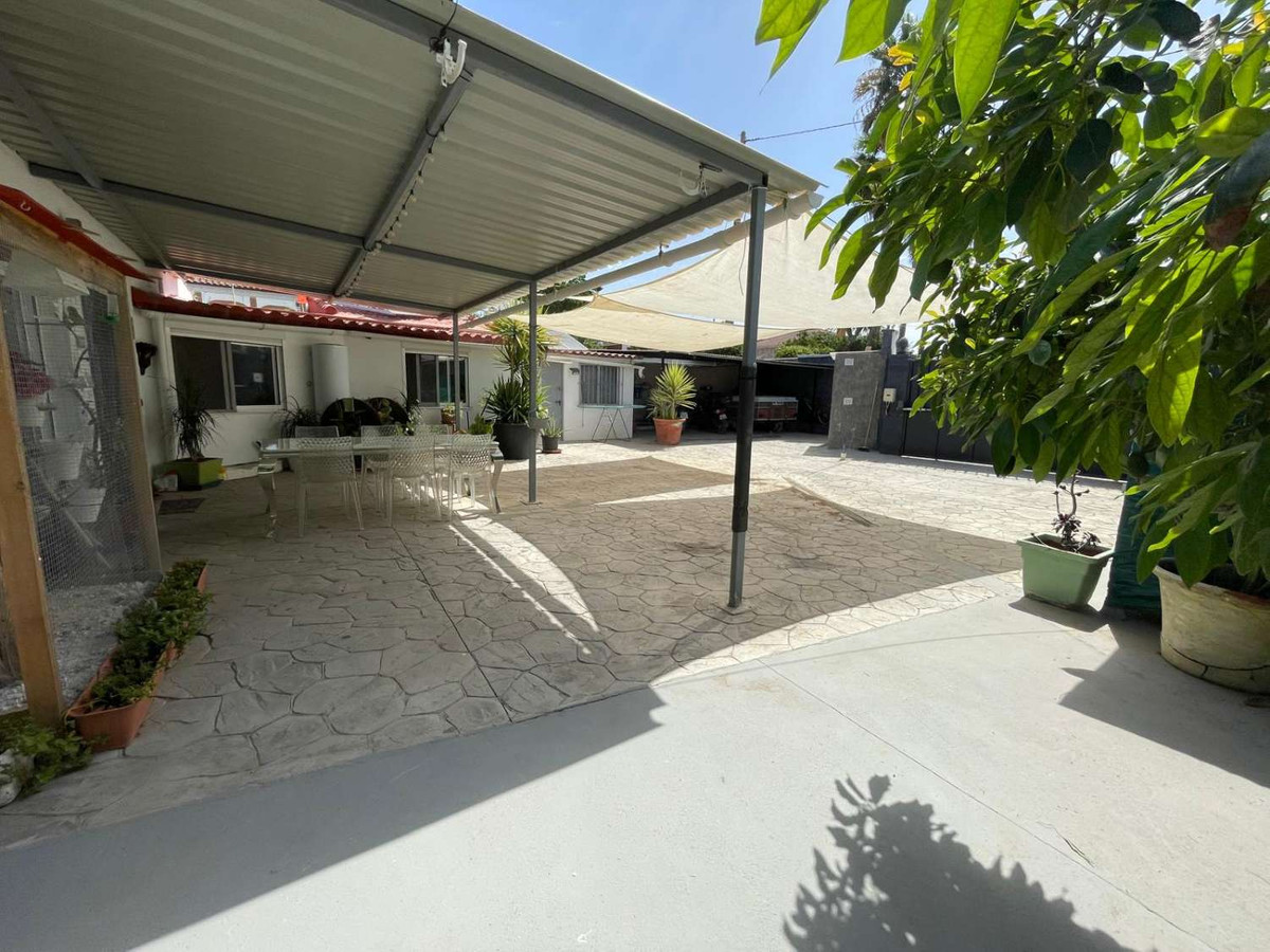 Se vende Villa - Chalet de 5 dormitorios en Costa Del Sol, Málaga, España