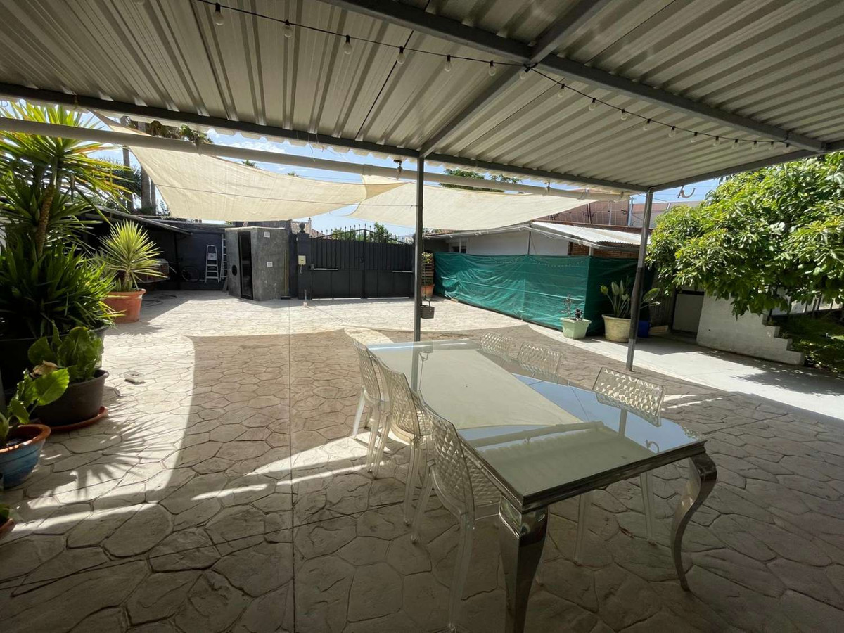 Se vende Villa - Chalet de 5 dormitorios en Costa Del Sol, Málaga, España