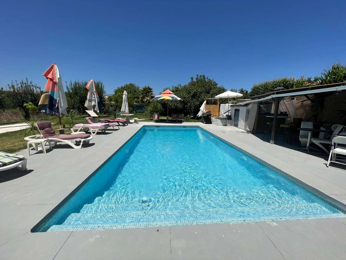 Se vende Villa - Chalet de 5 dormitorios en Costa Del Sol, Málaga, España