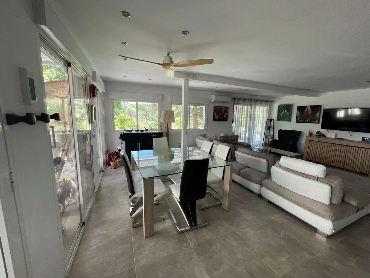Se vende Villa - Chalet de 5 dormitorios en Costa Del Sol, Málaga, España