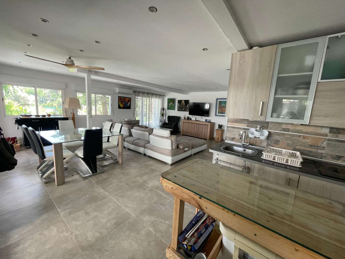 Se vende Villa - Chalet de 5 dormitorios en Costa Del Sol, Málaga, España