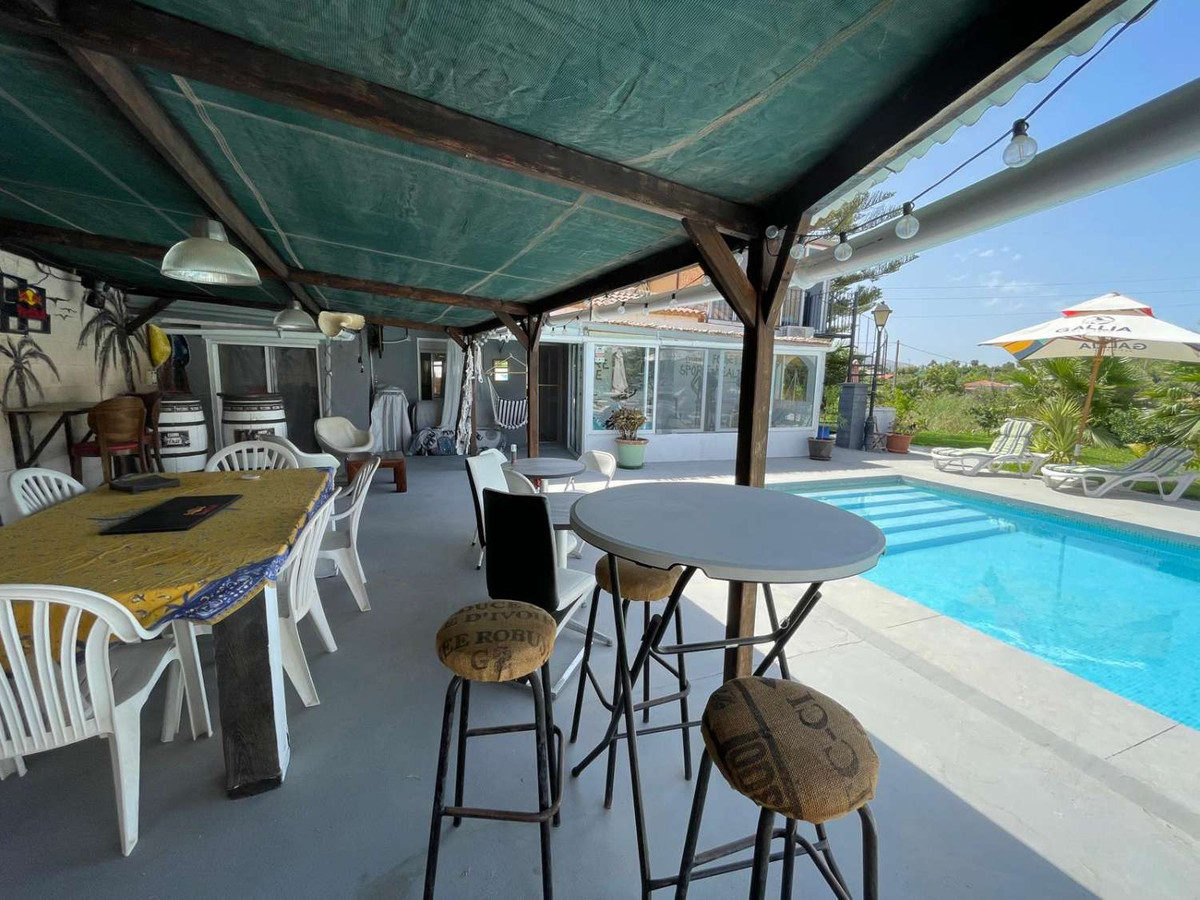 Se vende Villa - Chalet de 5 dormitorios en Costa Del Sol, Málaga, España