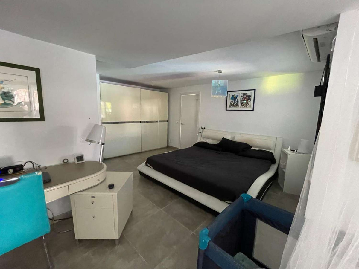 Se vende Villa - Chalet de 5 dormitorios en Costa Del Sol, Málaga, España