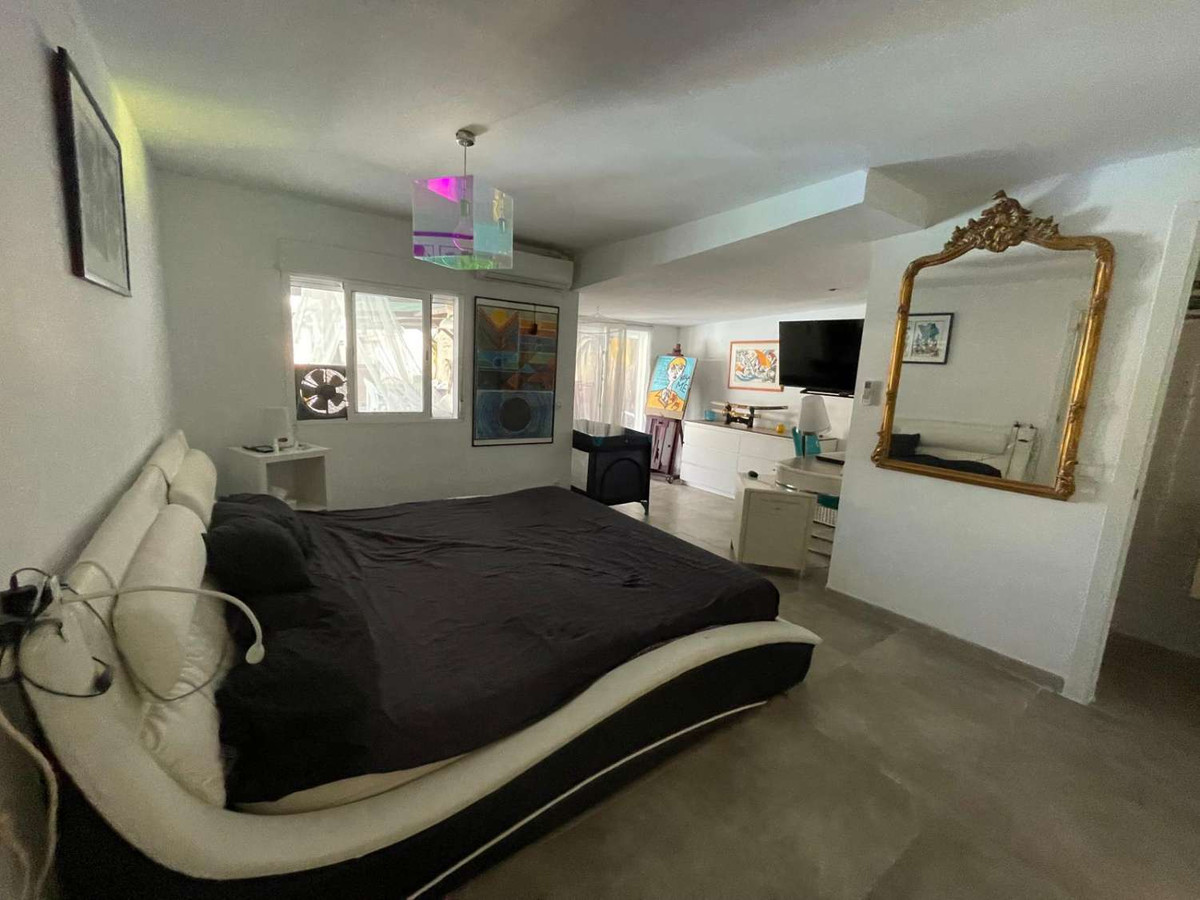 Se vende Villa - Chalet de 5 dormitorios en Costa Del Sol, Málaga, España
