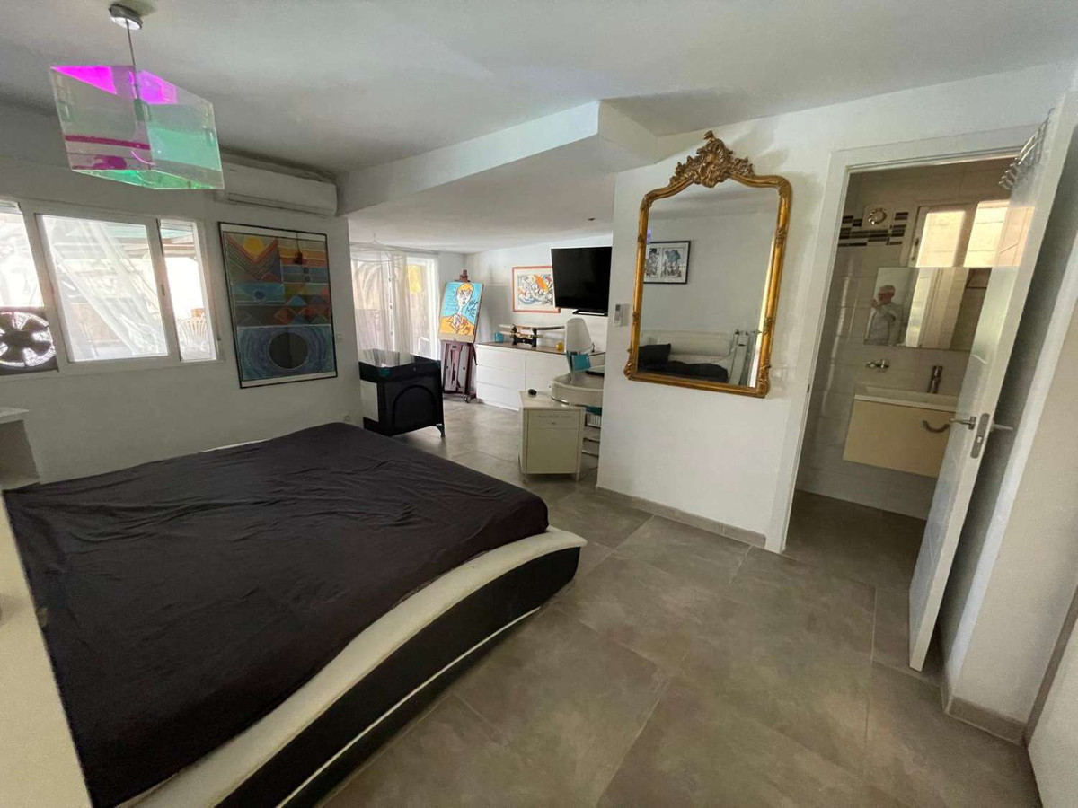 Se vende Villa - Chalet de 5 dormitorios en Costa Del Sol, Málaga, España