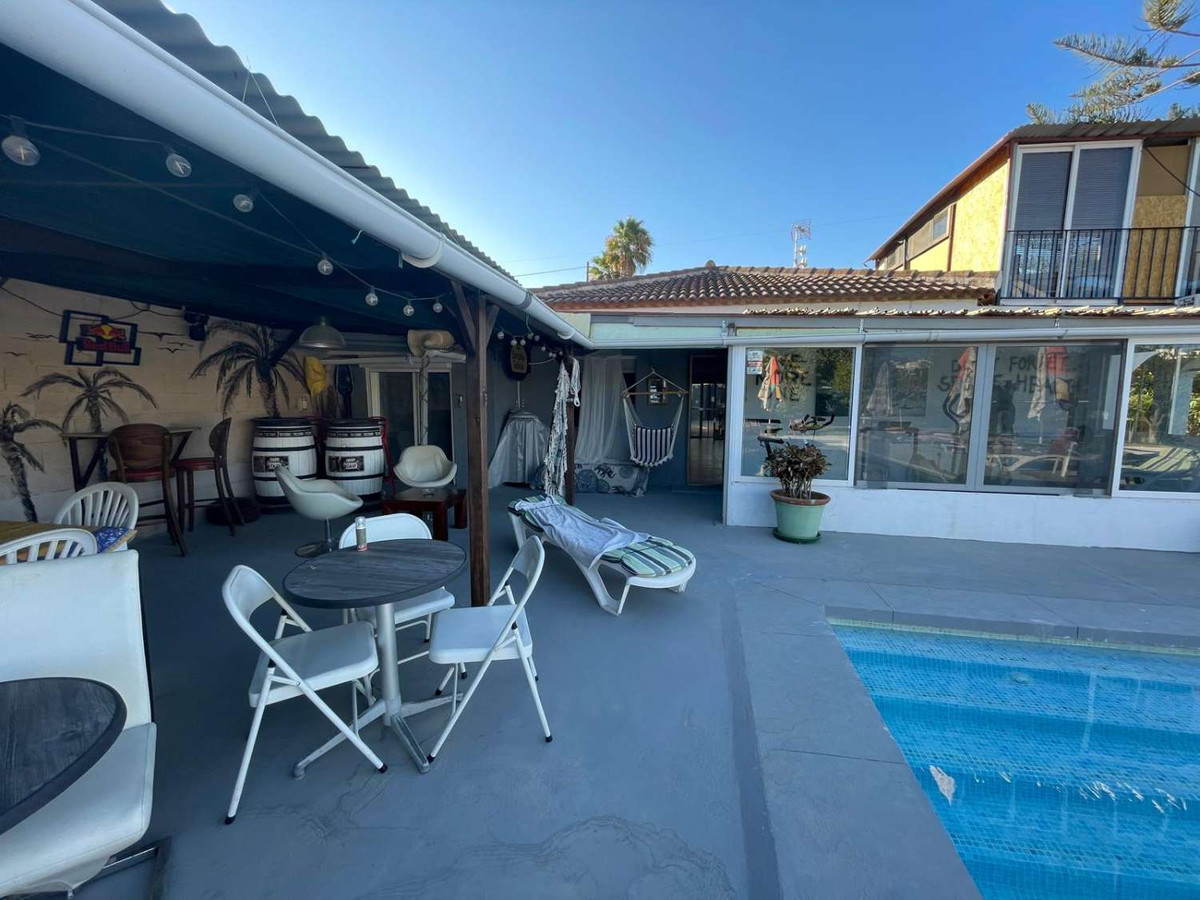 Se vende Villa - Chalet de 5 dormitorios en Costa Del Sol, Málaga, España