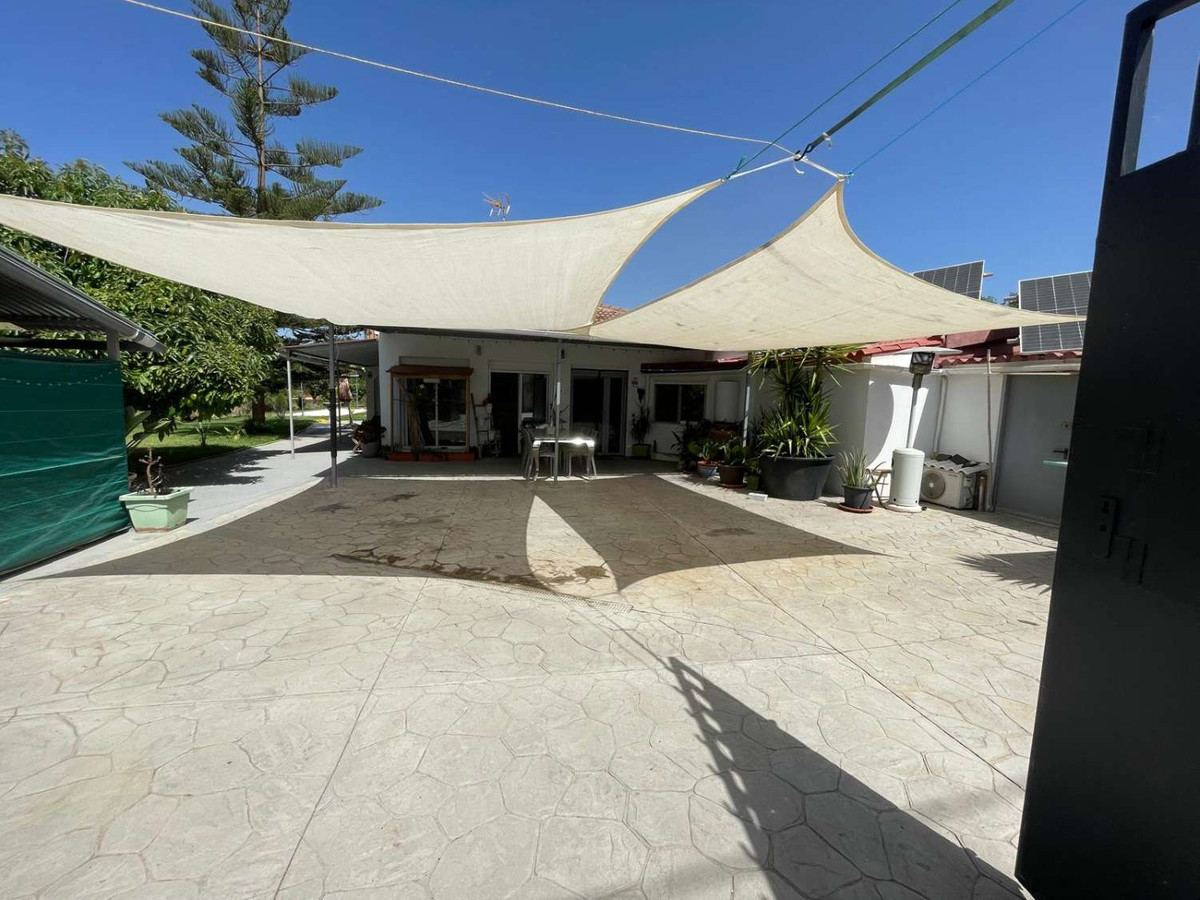 Se vende Villa - Chalet de 5 dormitorios en Costa Del Sol, Málaga, España