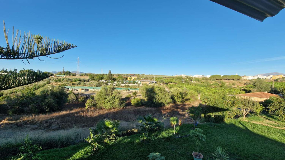 Se vende Villa - Chalet de 5 dormitorios en Costa Del Sol, Málaga, España