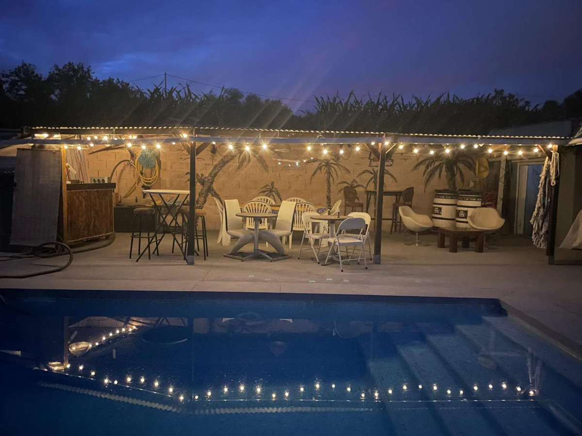 Se vende Villa - Chalet de 5 dormitorios en Costa Del Sol, Málaga, España