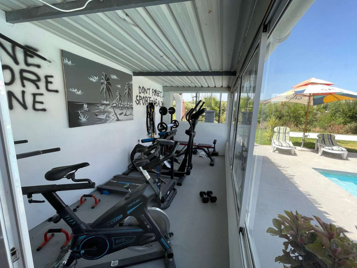 Se vende Villa - Chalet de 5 dormitorios en Costa Del Sol, Málaga, España