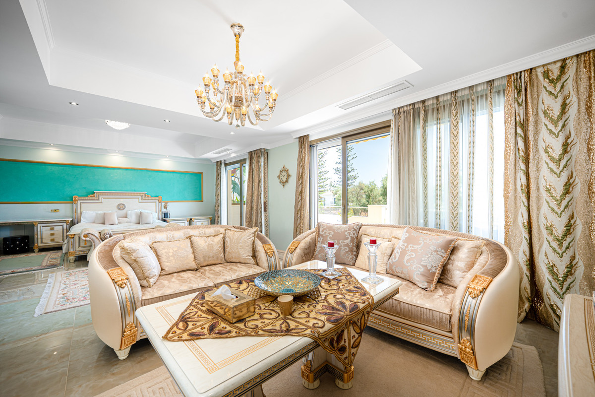 Se vende Villa - Chalet de 4 dormitorios en Costa Del Sol, Málaga, España