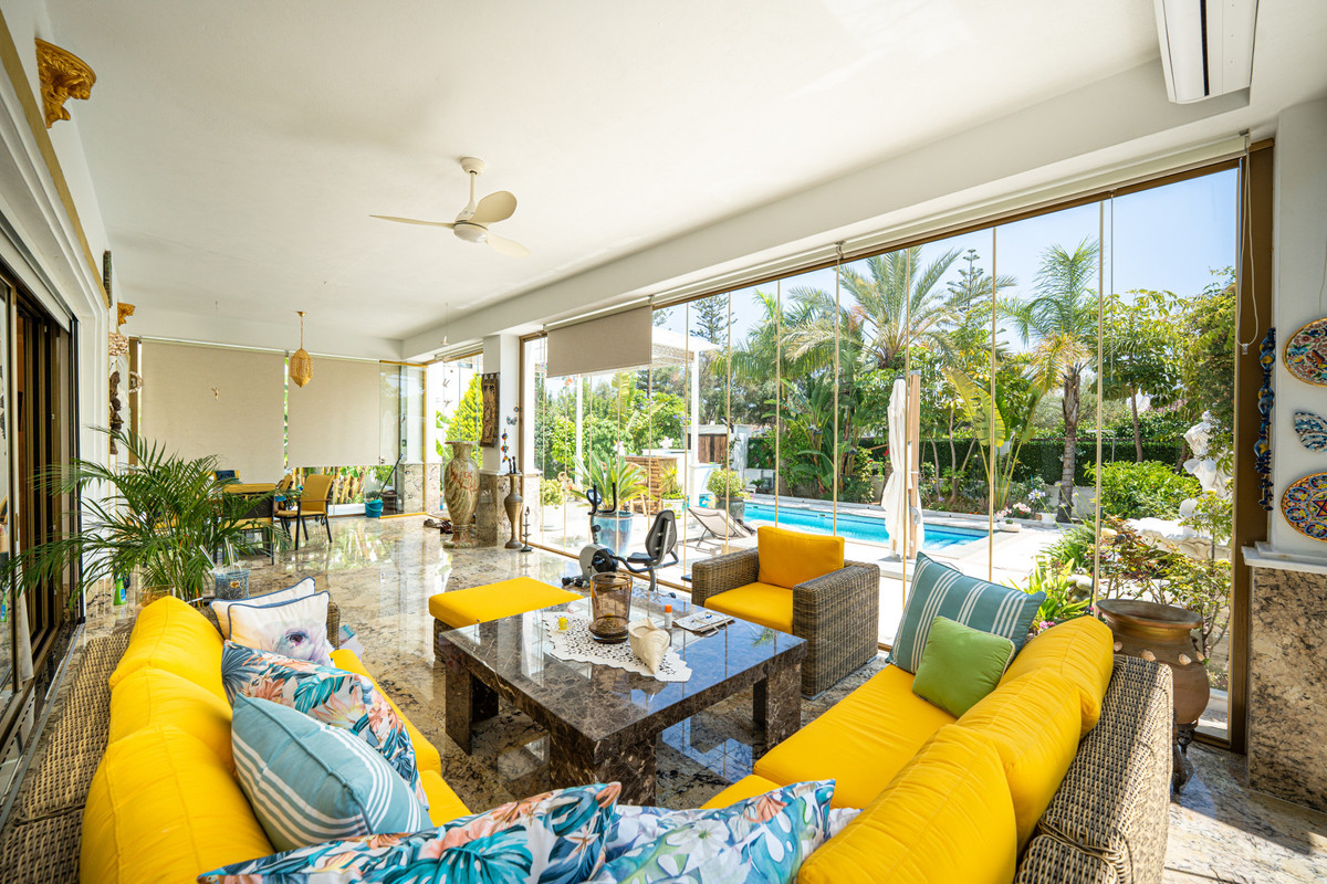 Se vende Villa - Chalet de 4 dormitorios en Costa Del Sol, Málaga, España
