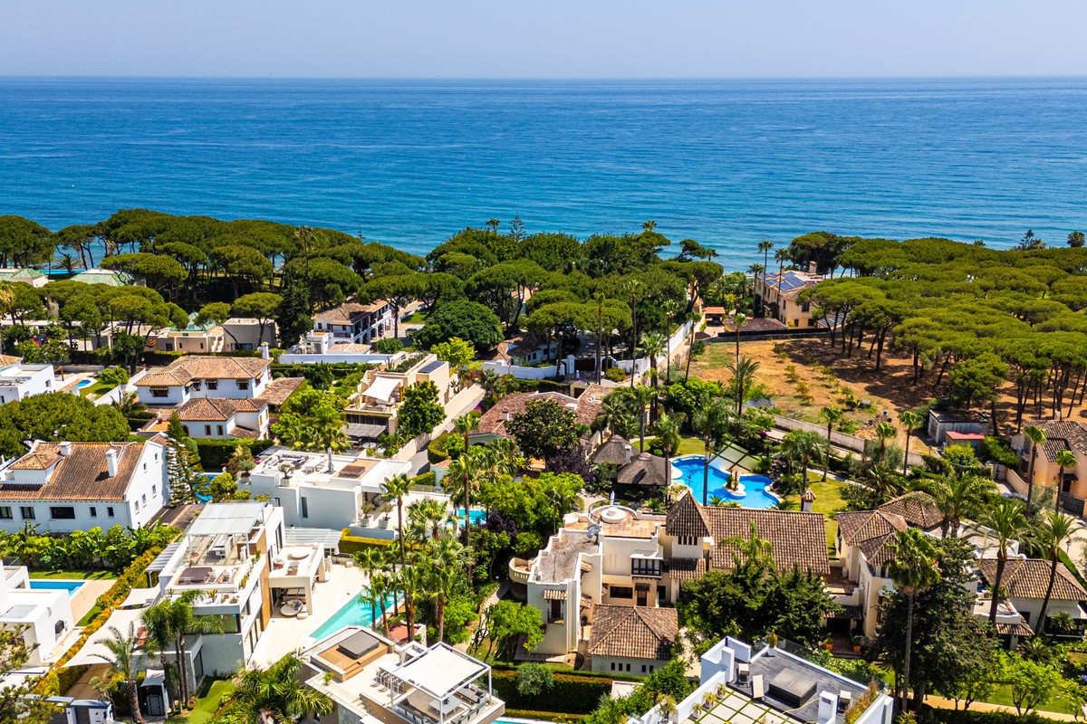 Se vende Villa - Chalet de 4 dormitorios en Costa Del Sol, Málaga, España