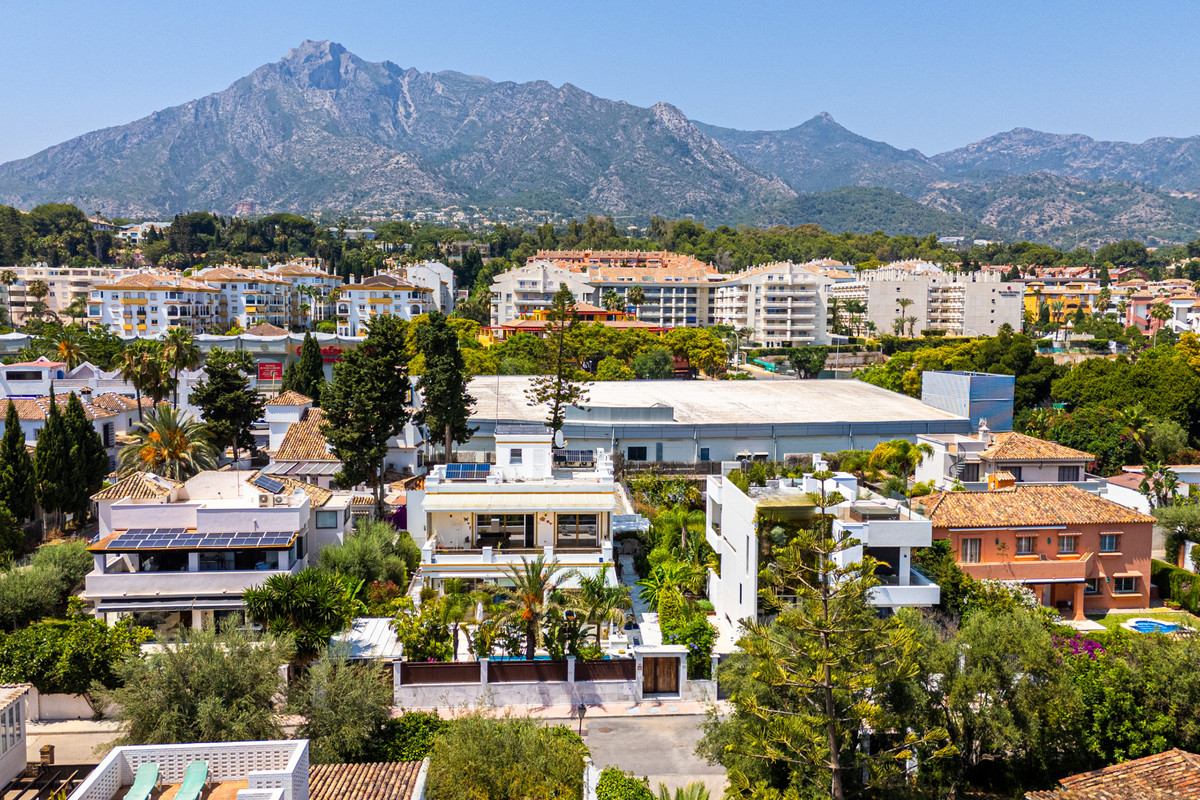 Se vende Villa - Chalet de 4 dormitorios en Costa Del Sol, Málaga, España