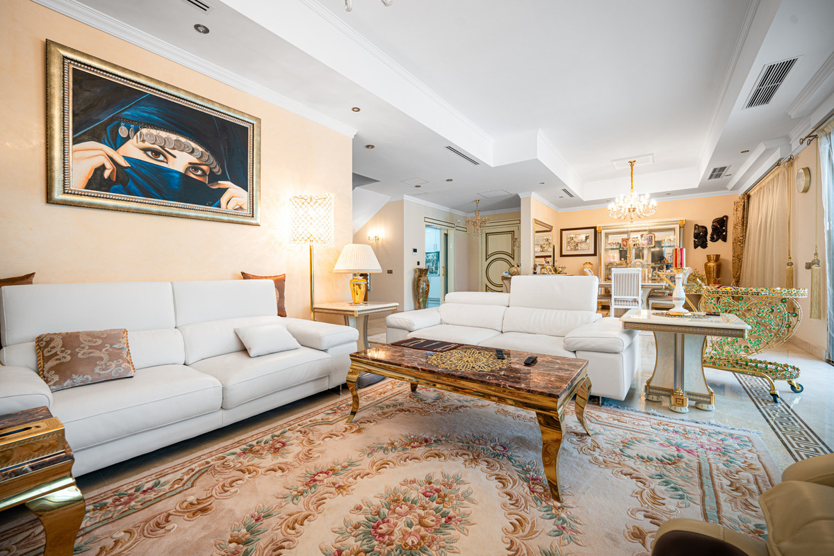 Se vende Villa - Chalet de 4 dormitorios en Costa Del Sol, Málaga, España
