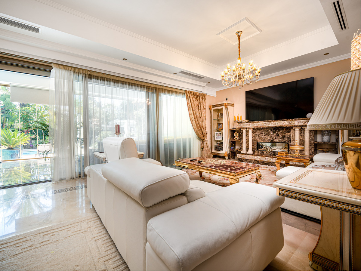 Se vende Villa - Chalet de 4 dormitorios en Costa Del Sol, Málaga, España