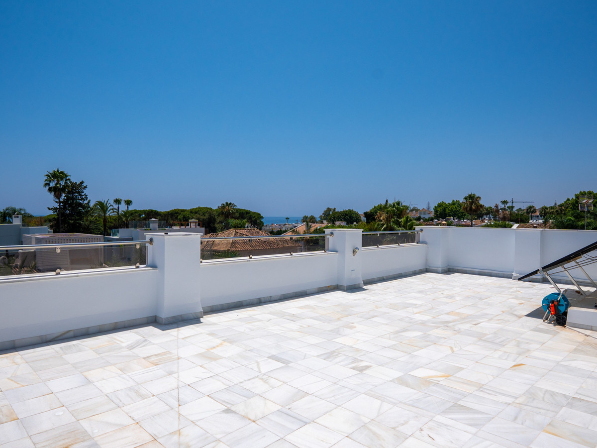 Se vende Villa - Chalet de 4 dormitorios en Costa Del Sol, Málaga, España