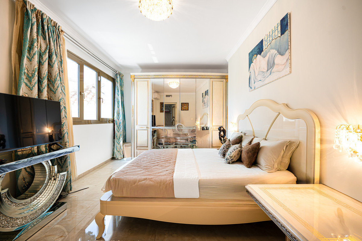 Se vende Villa - Chalet de 4 dormitorios en Costa Del Sol, Málaga, España
