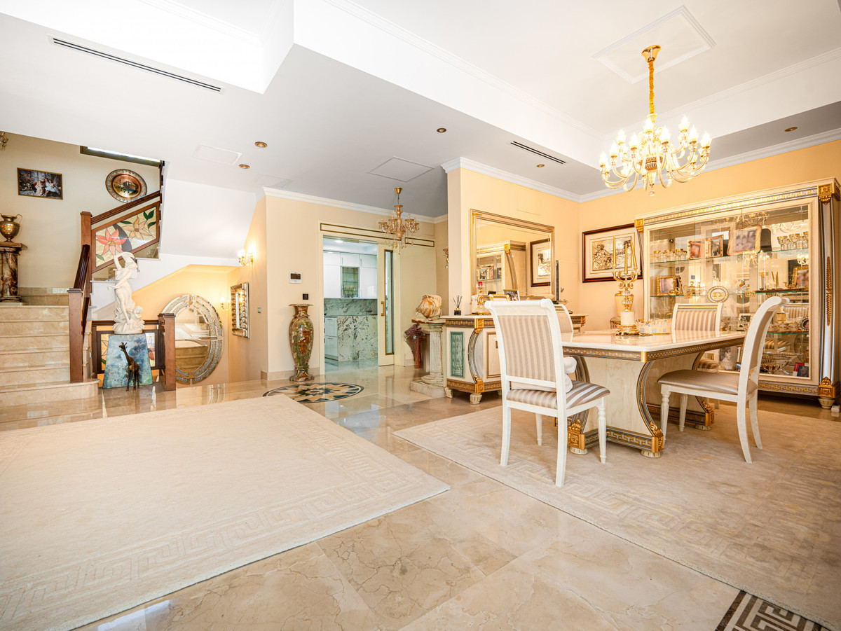 Se vende Villa - Chalet de 4 dormitorios en Costa Del Sol, Málaga, España