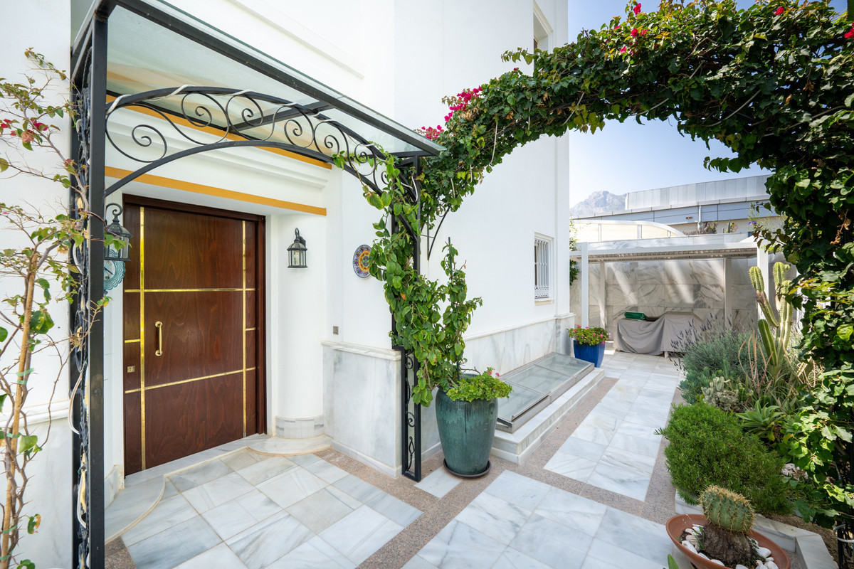 Se vende Villa - Chalet de 4 dormitorios en Costa Del Sol, Málaga, España