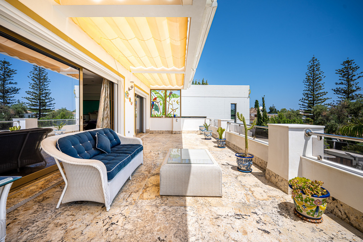 Se vende Villa - Chalet de 4 dormitorios en Costa Del Sol, Málaga, España
