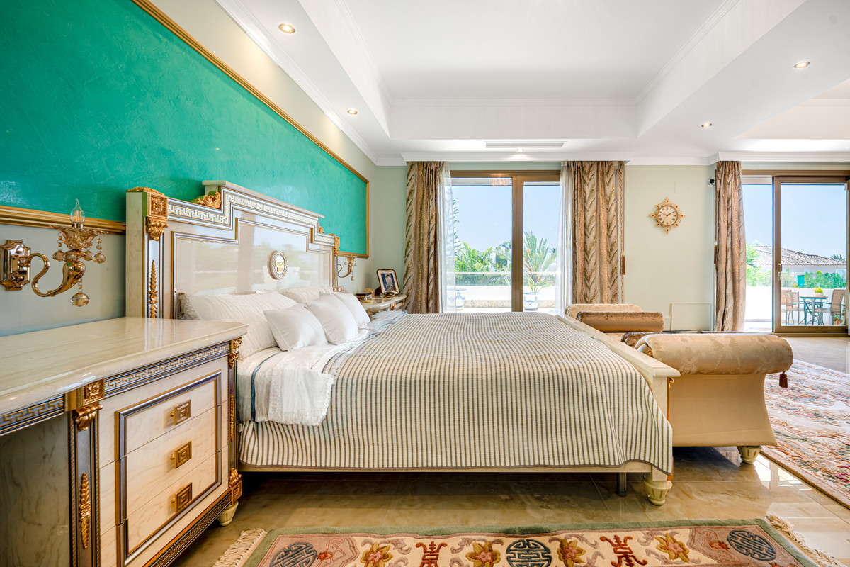 Se vende Villa - Chalet de 4 dormitorios en Costa Del Sol, Málaga, España