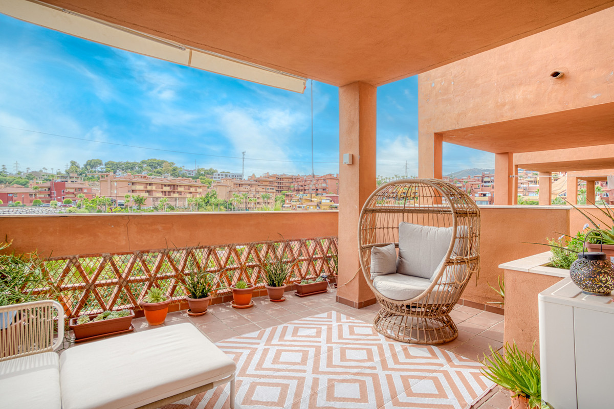 Se vende Apartamento Planta Media de 2 dormitorios en Costa Del Sol, Málaga, España