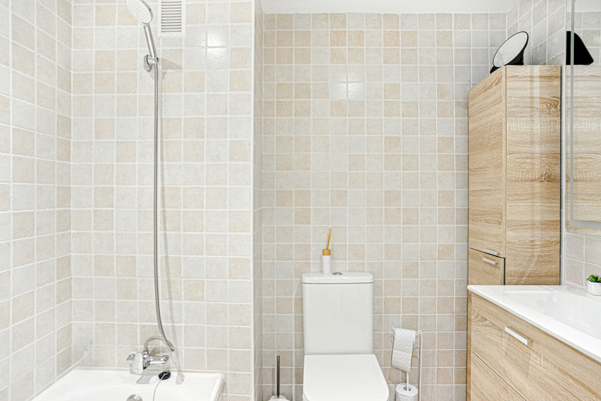Se vende Apartamento Planta Media de 2 dormitorios en Costa Del Sol, Málaga, España