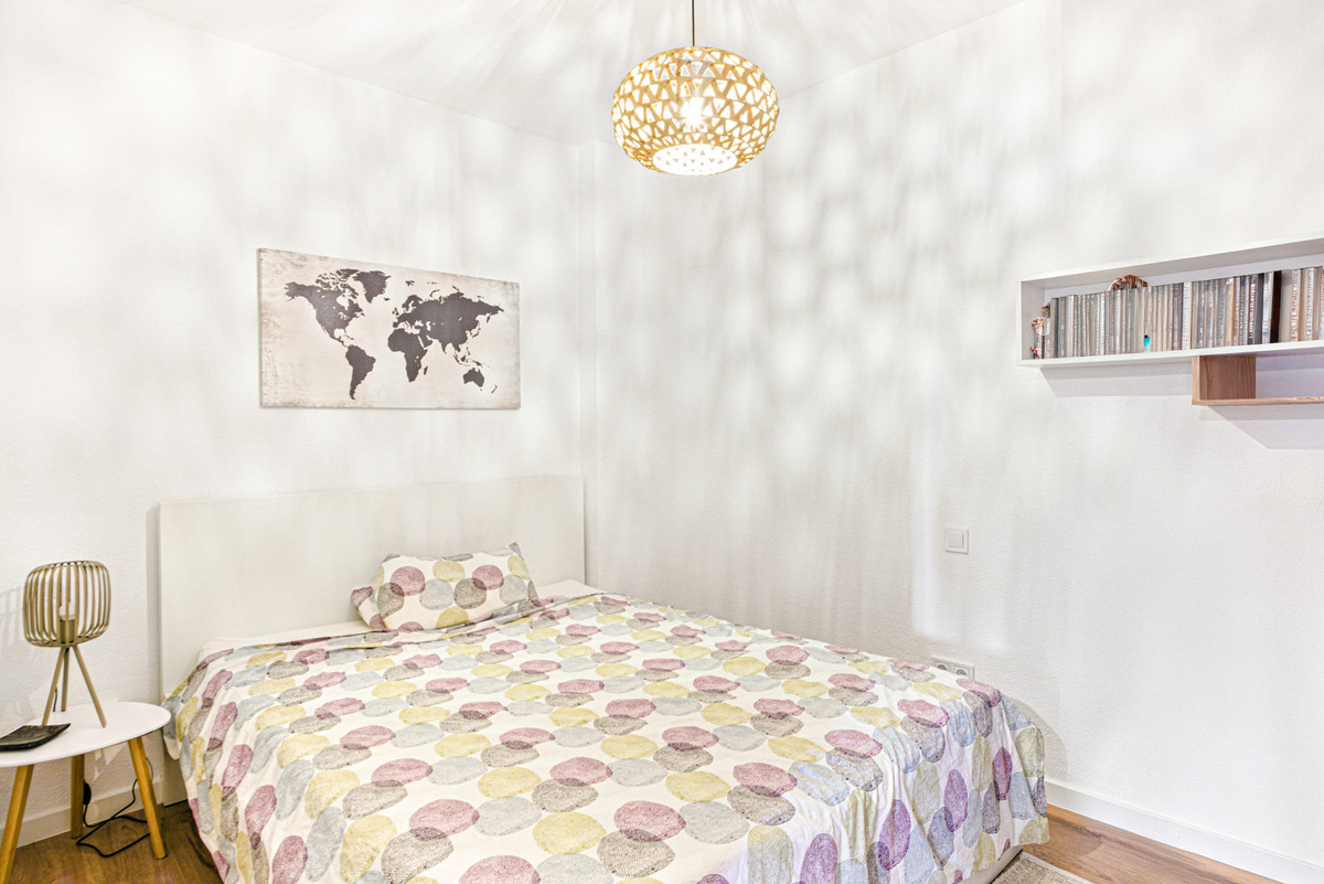 Se vende Apartamento Planta Media de 2 dormitorios en Costa Del Sol, Málaga, España