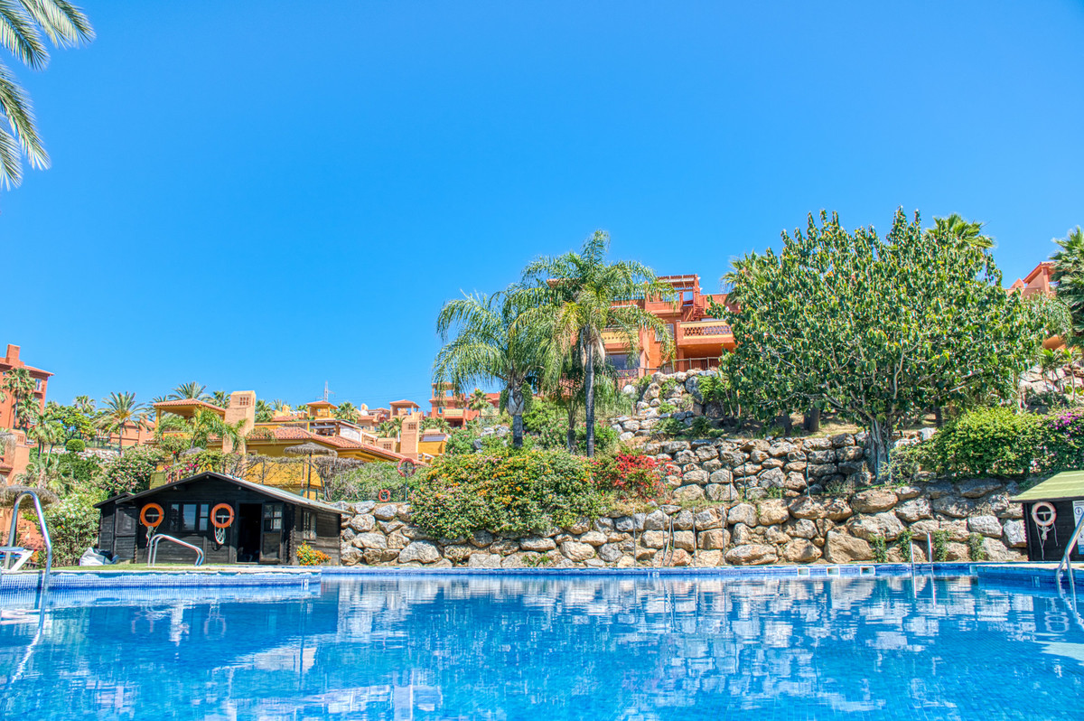 Se vende Apartamento Planta Media de 2 dormitorios en Costa Del Sol, Málaga, España