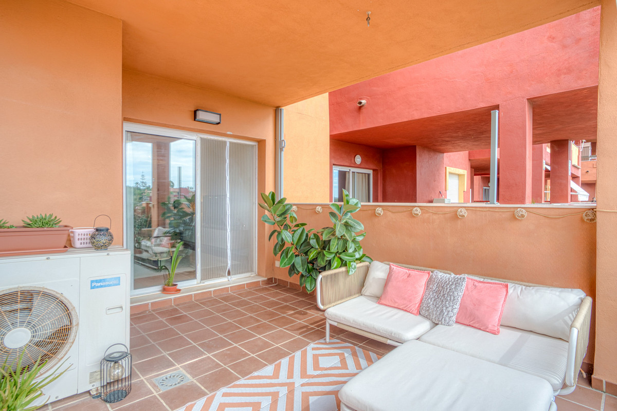 Se vende Apartamento Planta Media de 2 dormitorios en Costa Del Sol, Málaga, España