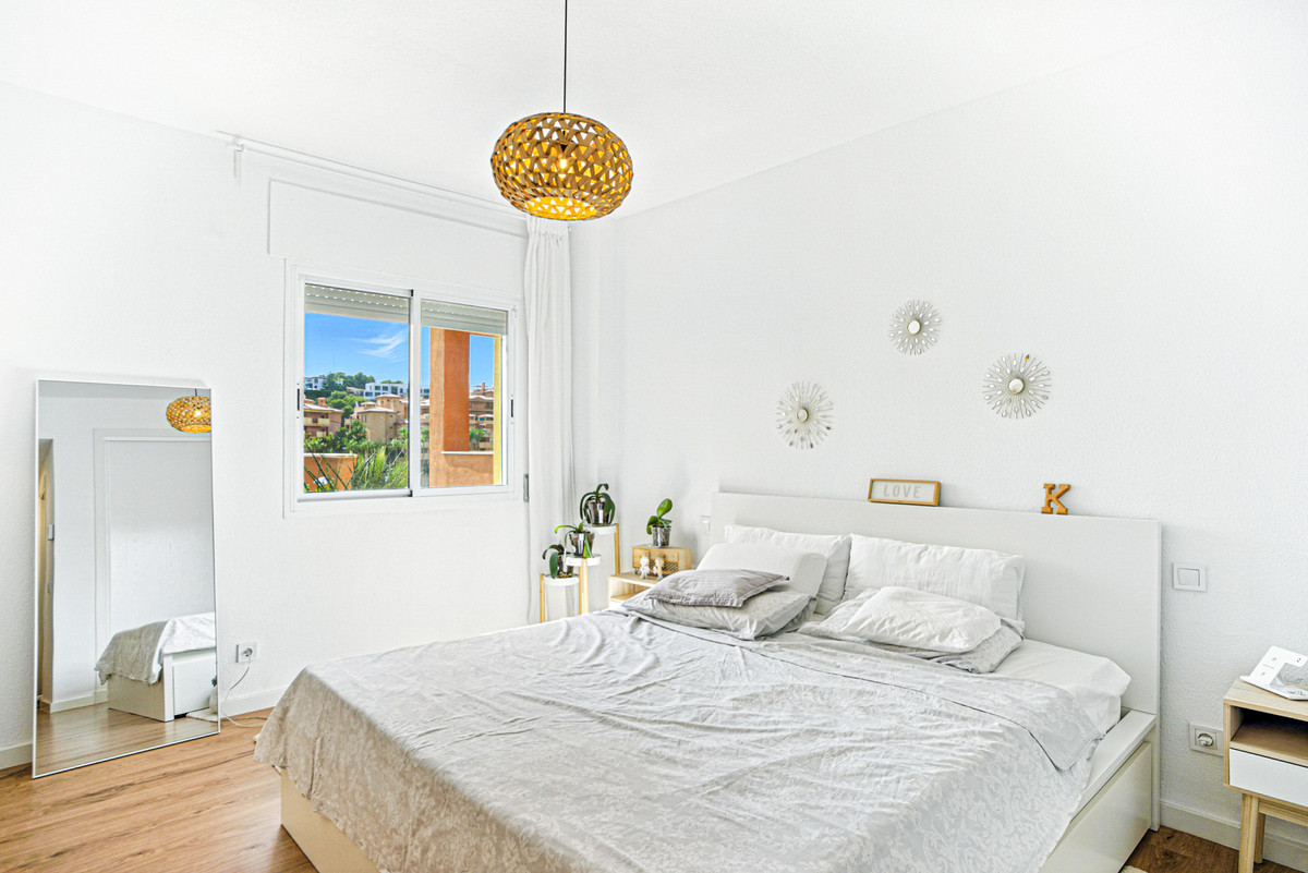 Se vende Apartamento Planta Media de 2 dormitorios en Costa Del Sol, Málaga, España
