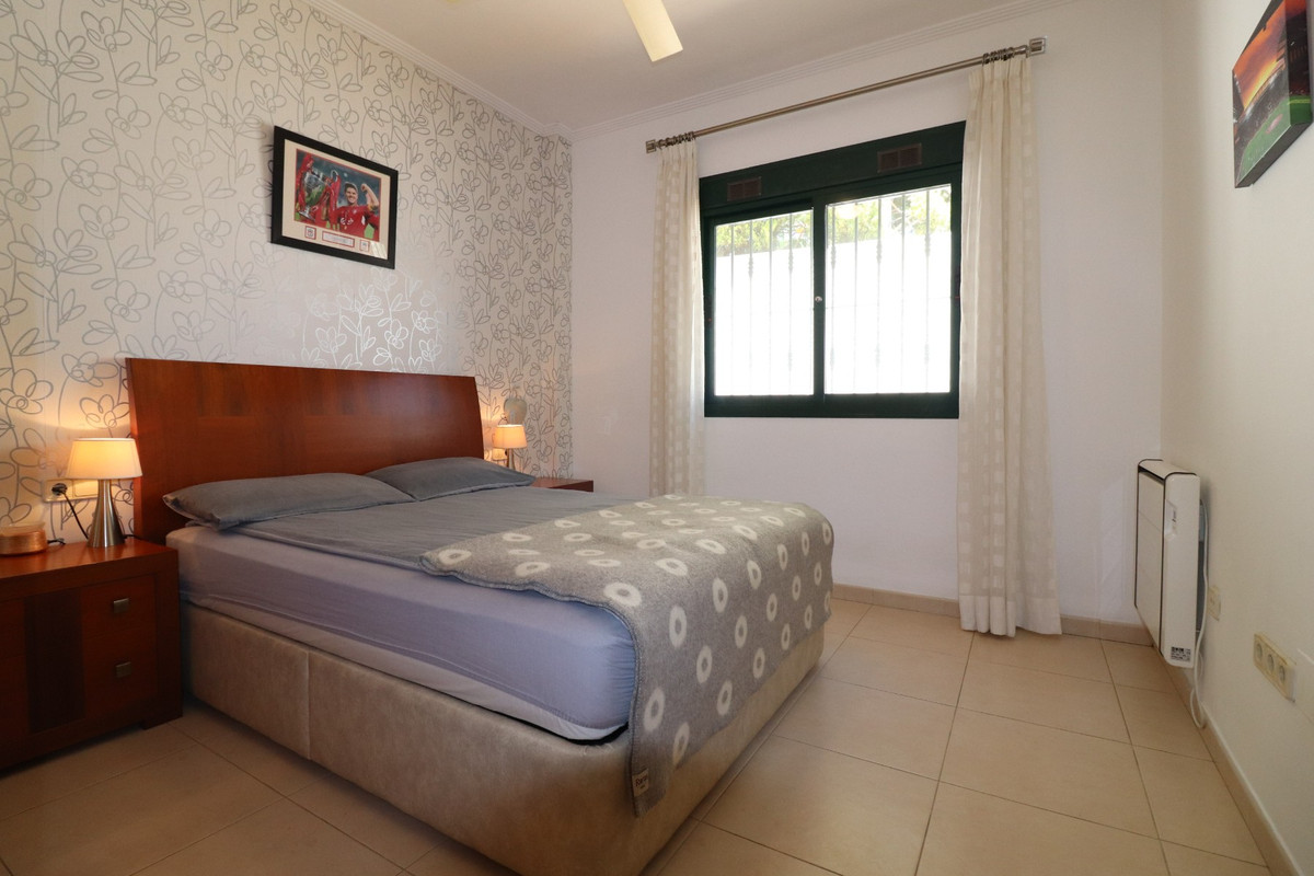 Se vende Villa - Chalet de 4 dormitorios en Costa Blanca, Alicante, España