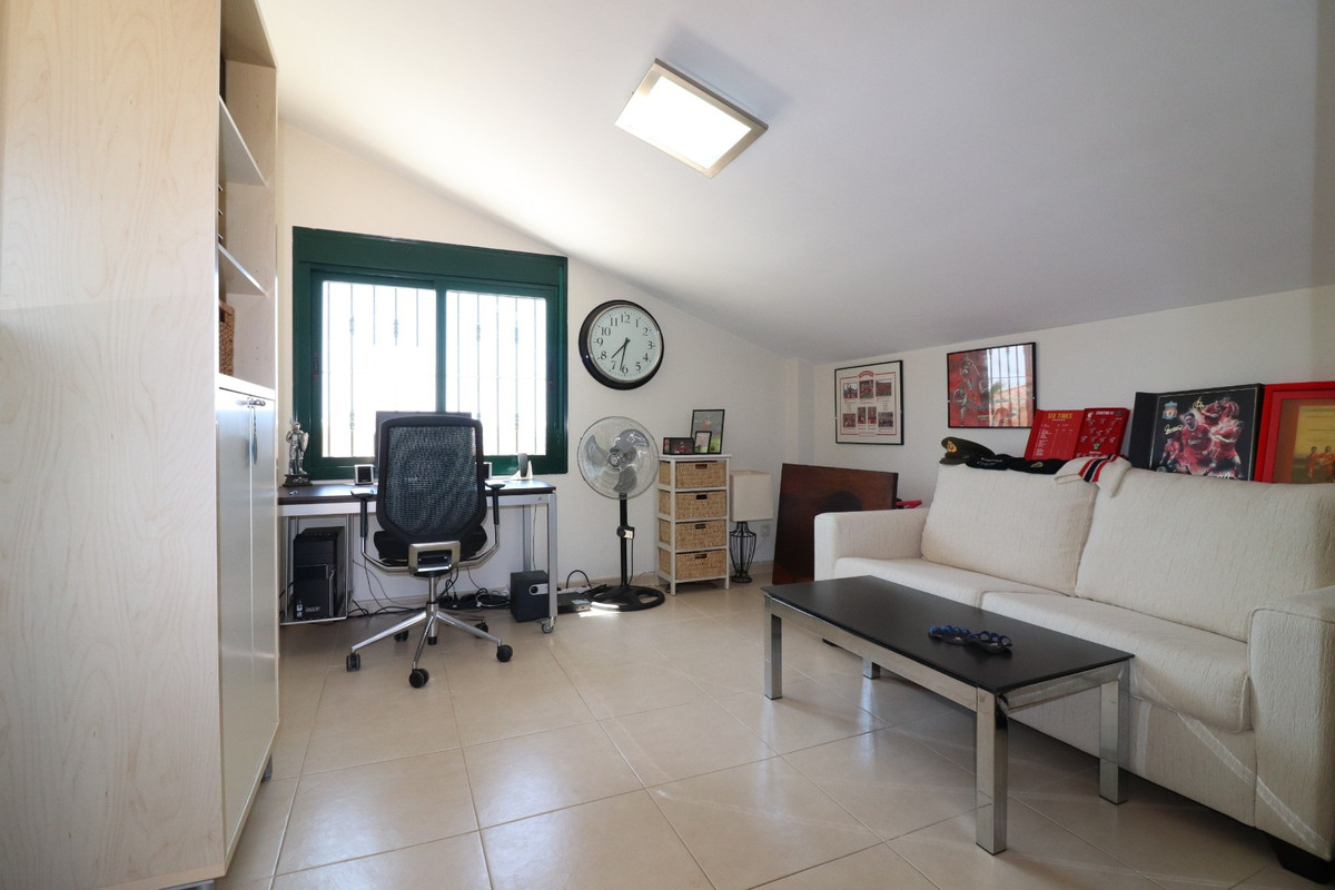 Se vende Villa - Chalet de 4 dormitorios en Costa Blanca, Alicante, España