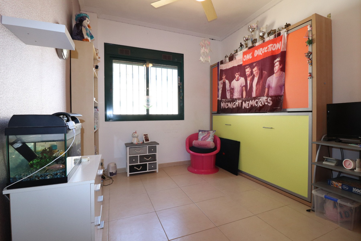 Se vende Villa - Chalet de 4 dormitorios en Costa Blanca, Alicante, España