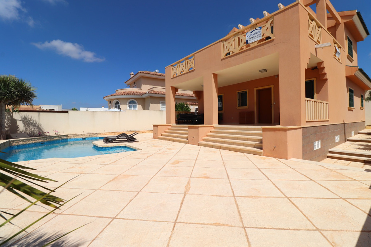 Se vende Villa - Chalet de 4 dormitorios en Costa Blanca, Alicante, España