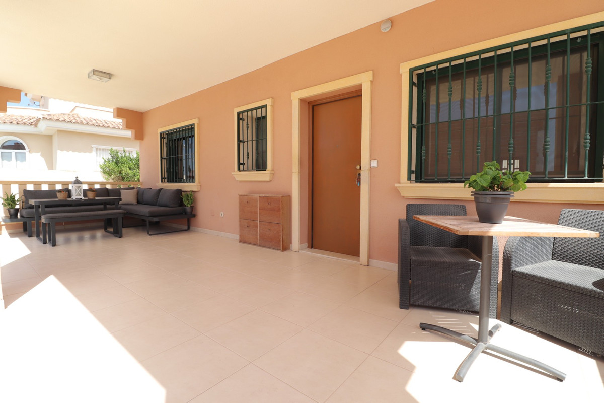 Se vende Villa - Chalet de 4 dormitorios en Costa Blanca, Alicante, España