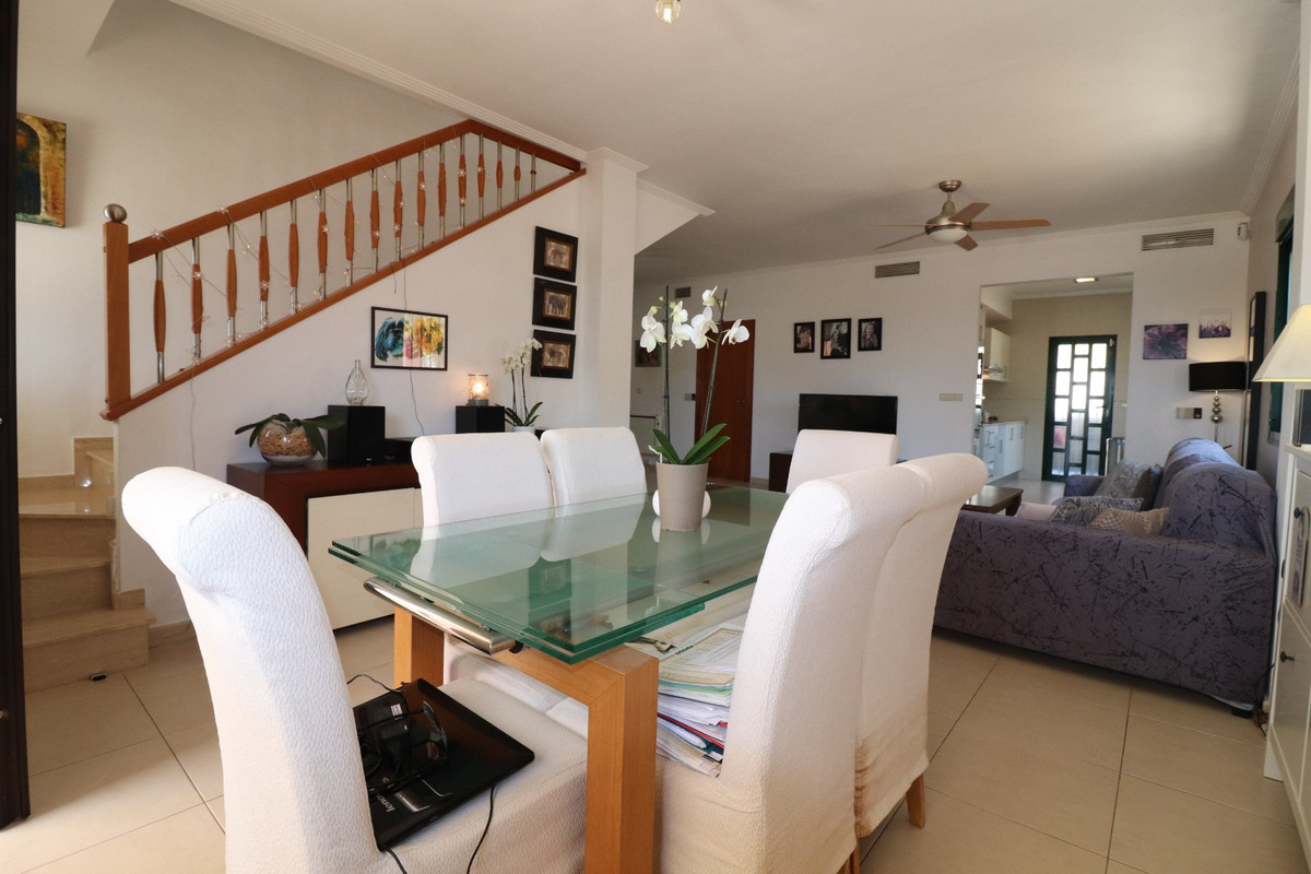 Se vende Villa - Chalet de 4 dormitorios en Costa Blanca, Alicante, España