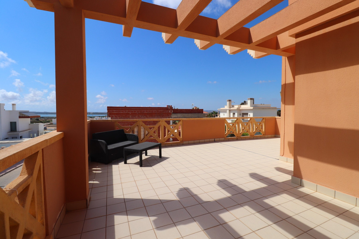 Se vende Villa - Chalet de 4 dormitorios en Costa Blanca, Alicante, España