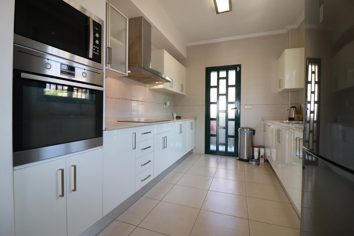 Se vende Villa - Chalet de 4 dormitorios en Costa Blanca, Alicante, España