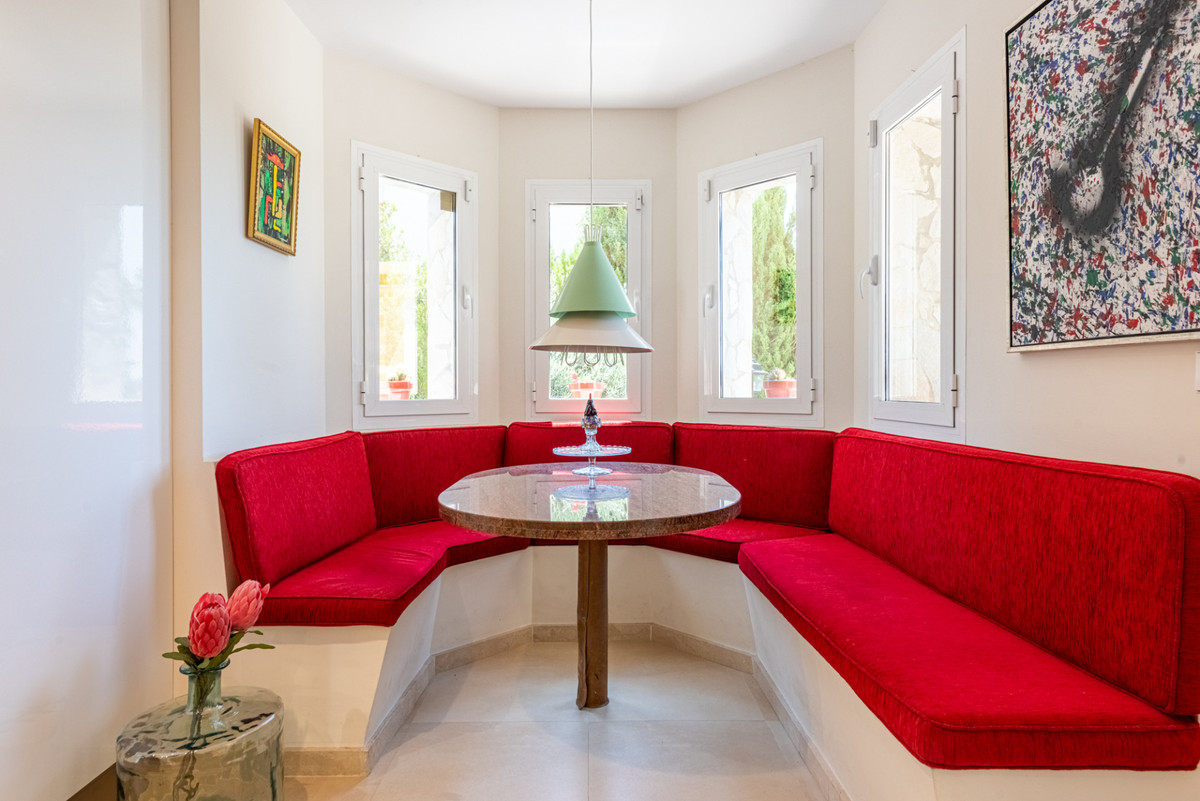 4 Bed Townhouse for sale in Nueva Andalucía Costa Del Sol, Málaga, Spain