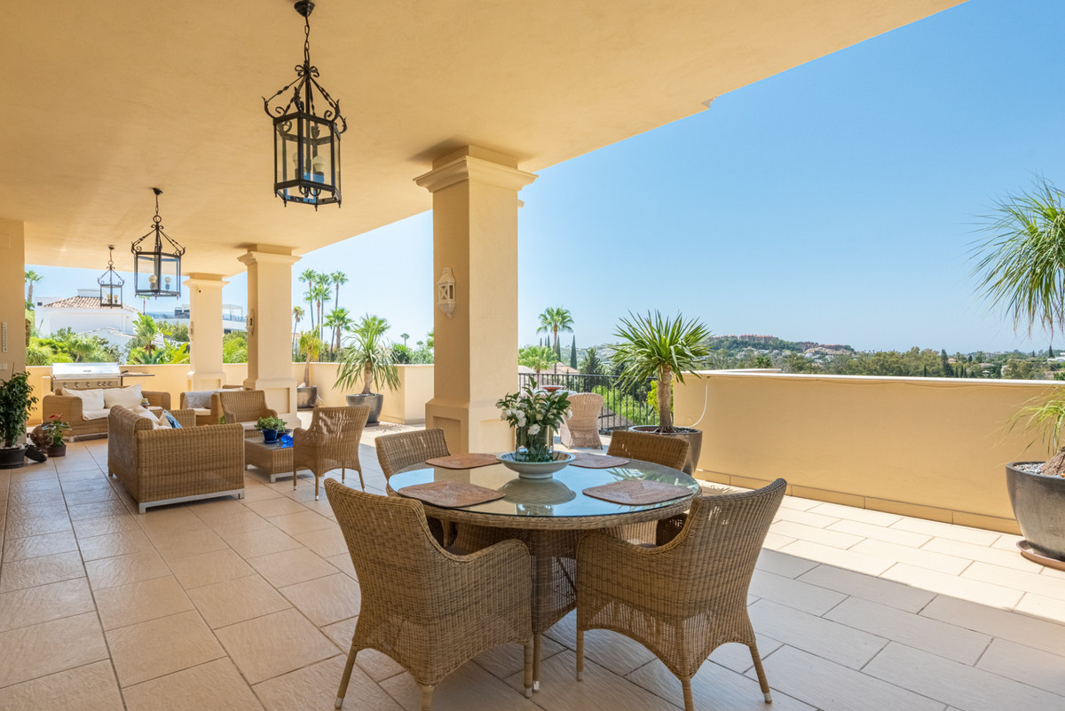 4 Bed Townhouse for sale in Nueva Andalucía Costa Del Sol, Málaga, Spain