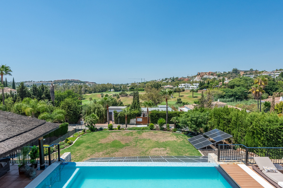 4 Bed Townhouse for sale in Nueva Andalucía Costa Del Sol, Málaga, Spain