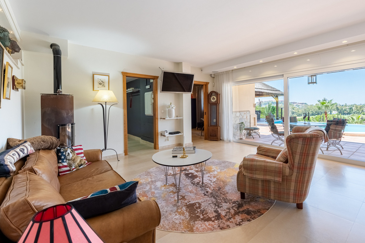 4 Bed Townhouse for sale in Nueva Andalucía Costa Del Sol, Málaga, Spain